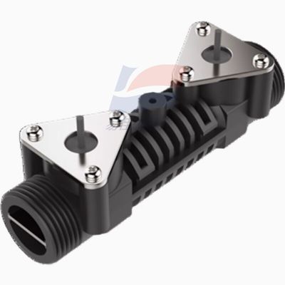 El caudalímetro ultrasónico YJJ FS0001 tiene un rango de medición de 1,5 - 3000 L/h y se utiliza en sistemas de gestión de agua